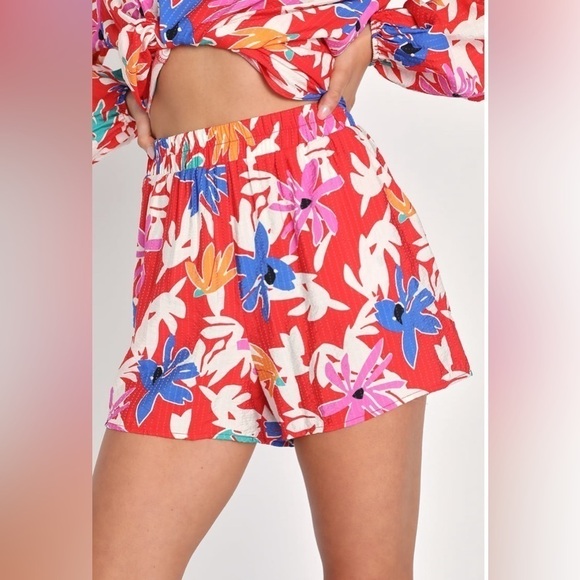 LULU’S Sprung on Sunshine Red Floral Print Pull On Shorts Size Small - Picture 1 of 8
